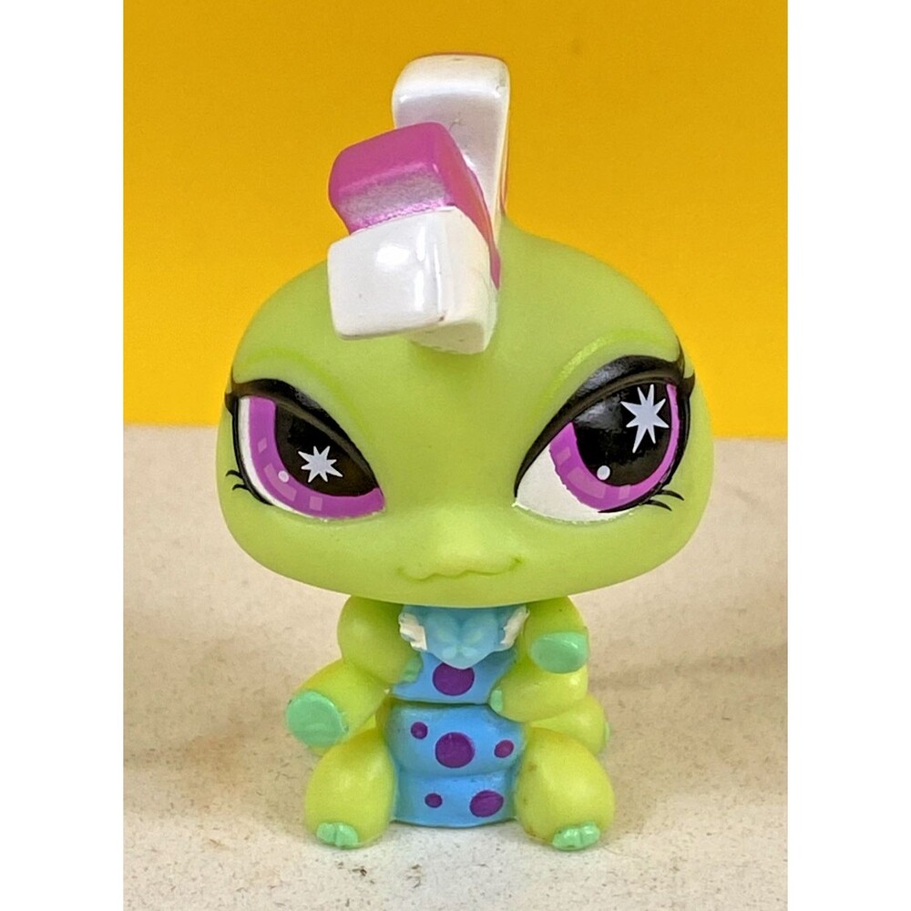 Littlest Pet Shop 2007 Extreme Pets Punkiest Caterpillar with Display Case Rare